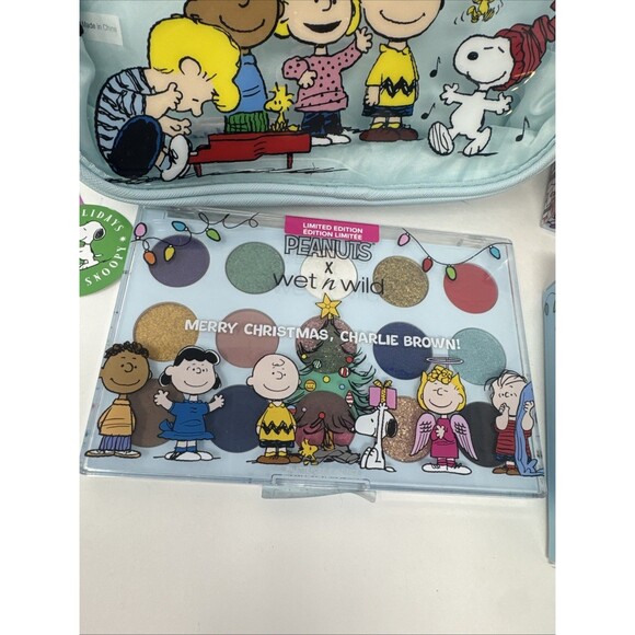 PEANUTS x Wet n Wild Bundle LOT 4 Makeup Bag Snoopy Sponge Linus Blanket Shadow - Picture 3 of 11